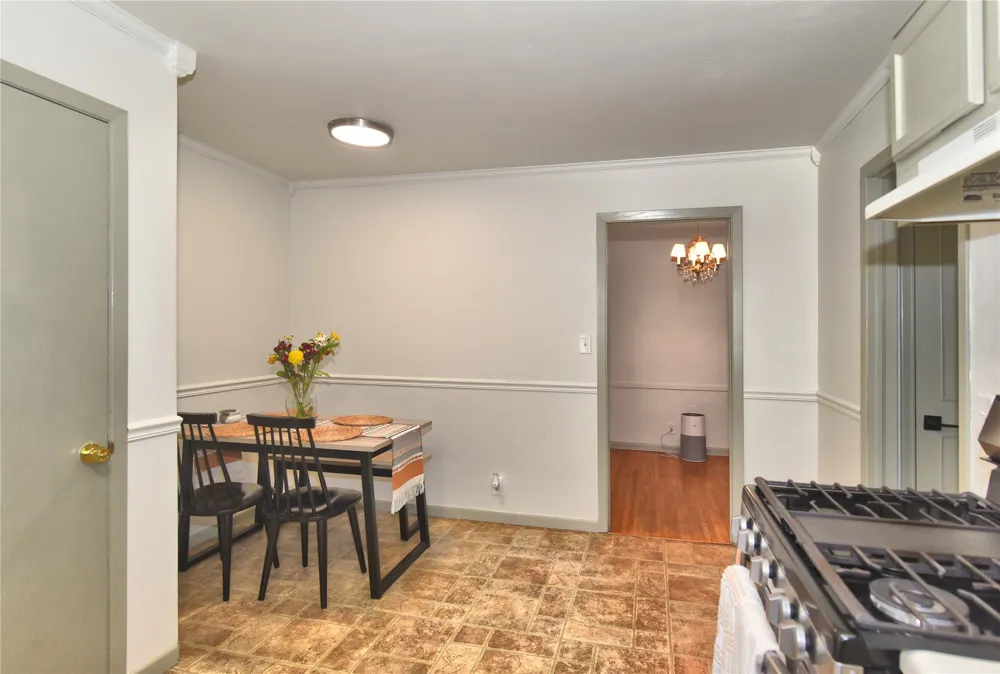 2423 S Knoxville Avenue Tulsa, OK 74114