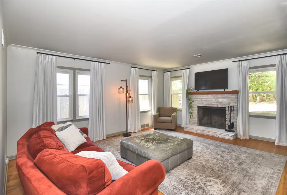 2423 S Knoxville Avenue Tulsa, OK 74114