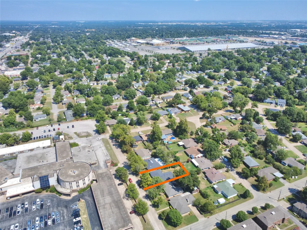 2423 S Knoxville Avenue Tulsa, OK 74114