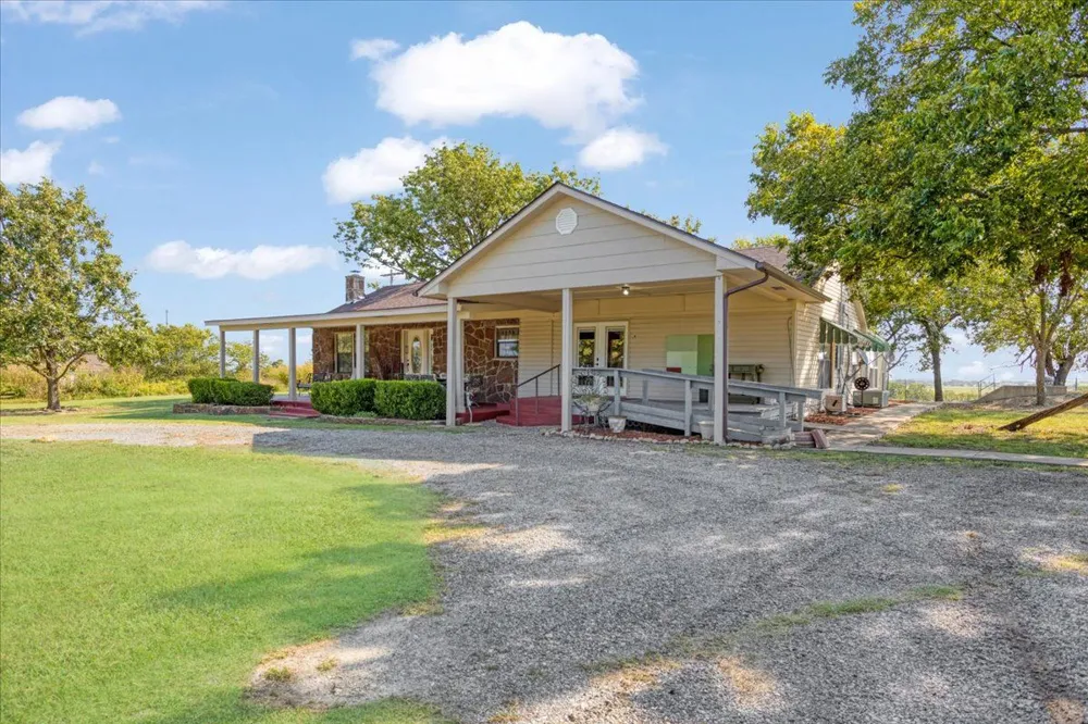 13452 Hwy 22 Kenefic, OK 74748