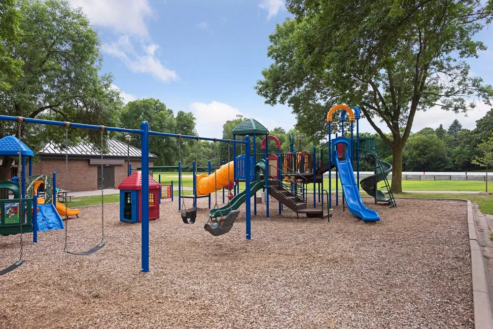 7310 Harold Avenue Golden Valley, MN 55427