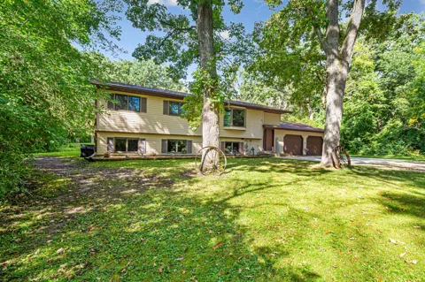 13850 Fox Lake Trail