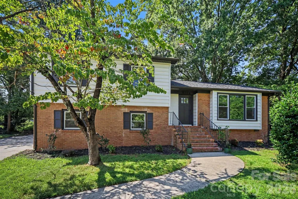5324 Cheval Place Charlotte, NC 28205