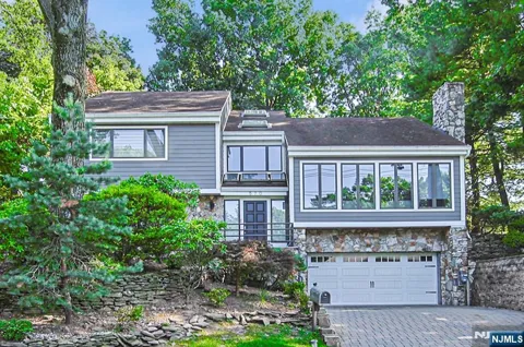 570 Grandview Terrace