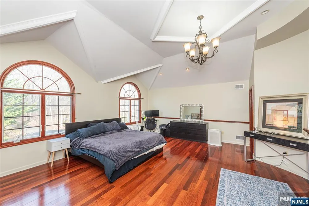 35 Waughaw Road Montville Township, NJ 07082