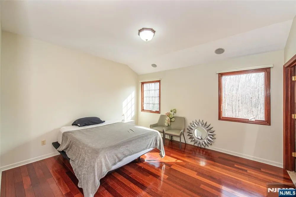 35 Waughaw Road Montville Township, NJ 07082