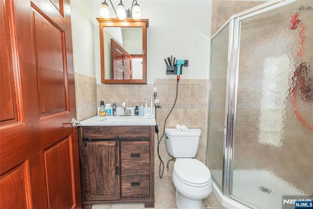 35 Waughaw Road Montville Township, NJ 07082