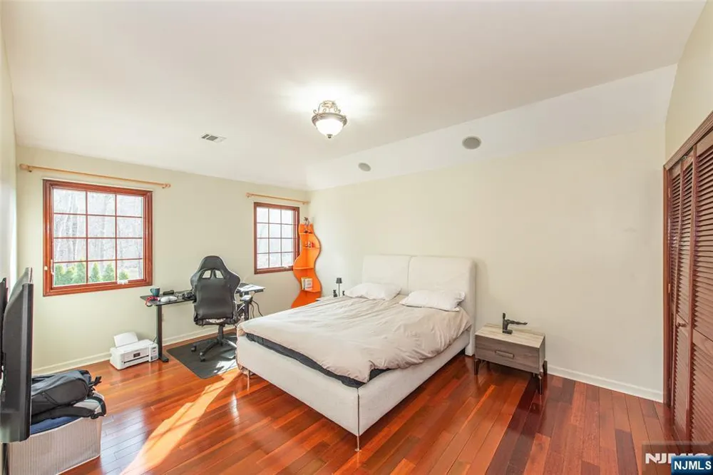 35 Waughaw Road Montville Township, NJ 07082