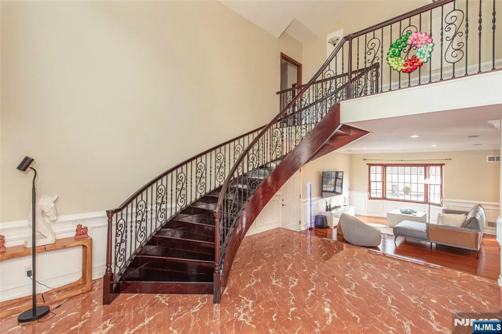 35 Waughaw Road Montville Township, NJ 07082