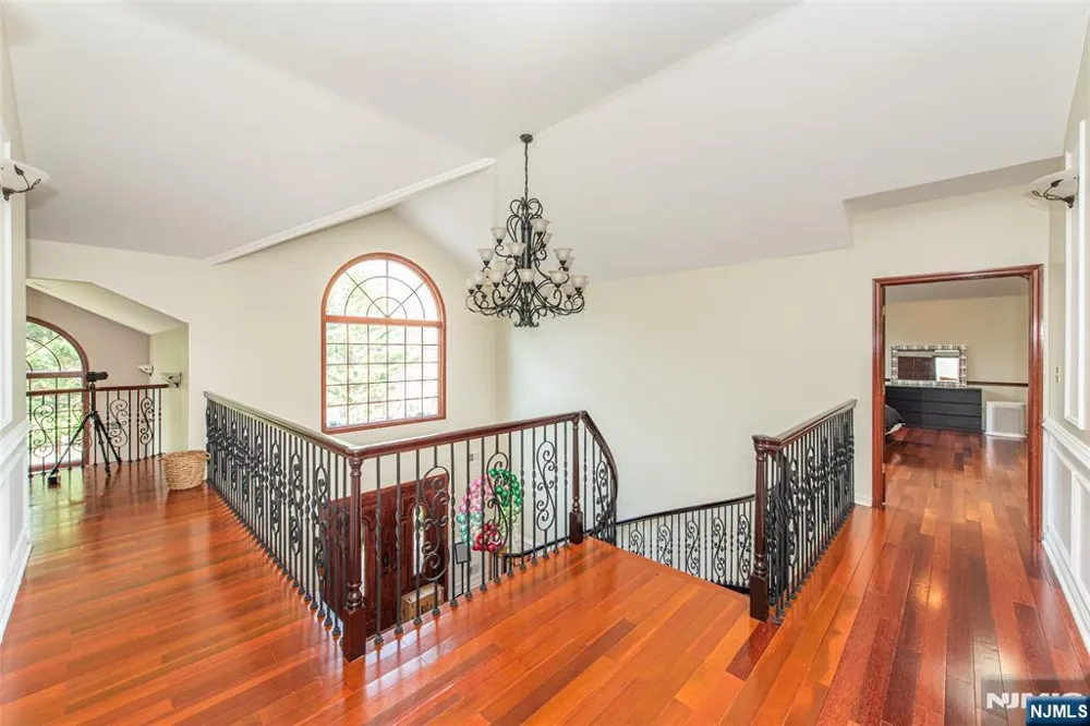 35 Waughaw Road Montville Township, NJ 07082