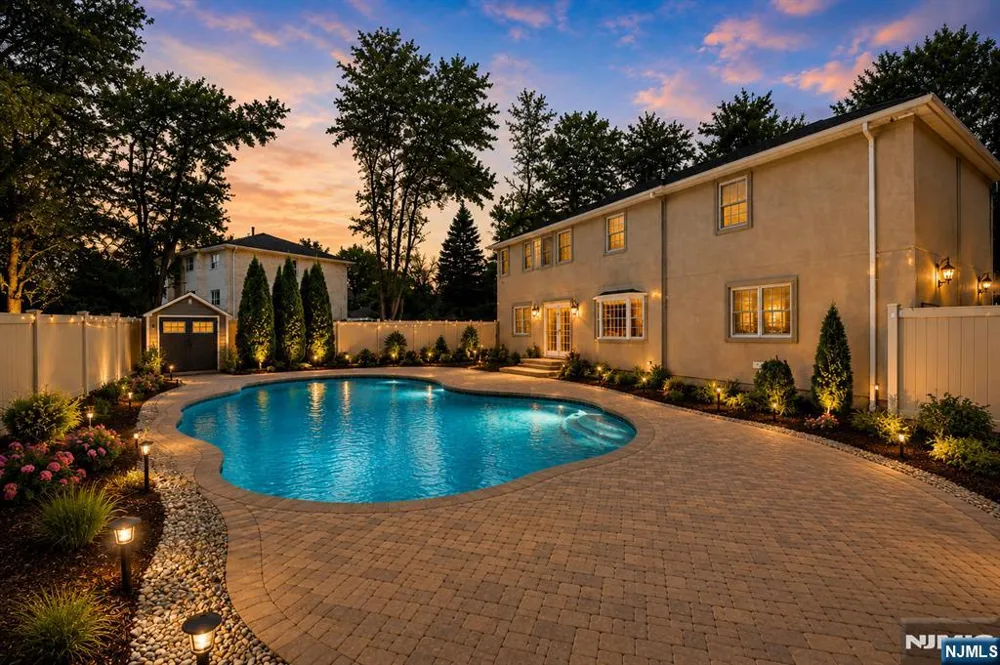 35 Waughaw Road Montville Township, NJ 07082