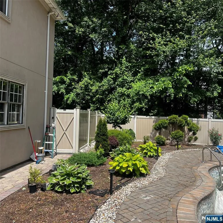 35 Waughaw Road Montville Township, NJ 07082