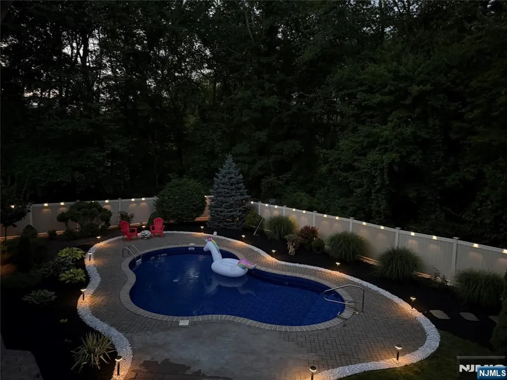35 Waughaw Road Montville Township, NJ 07082