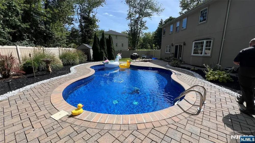 35 Waughaw Road Montville Township, NJ 07082