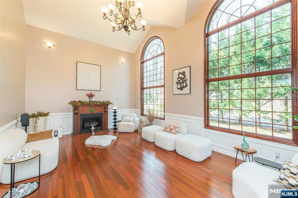 35 Waughaw Road Montville Township, NJ 07082