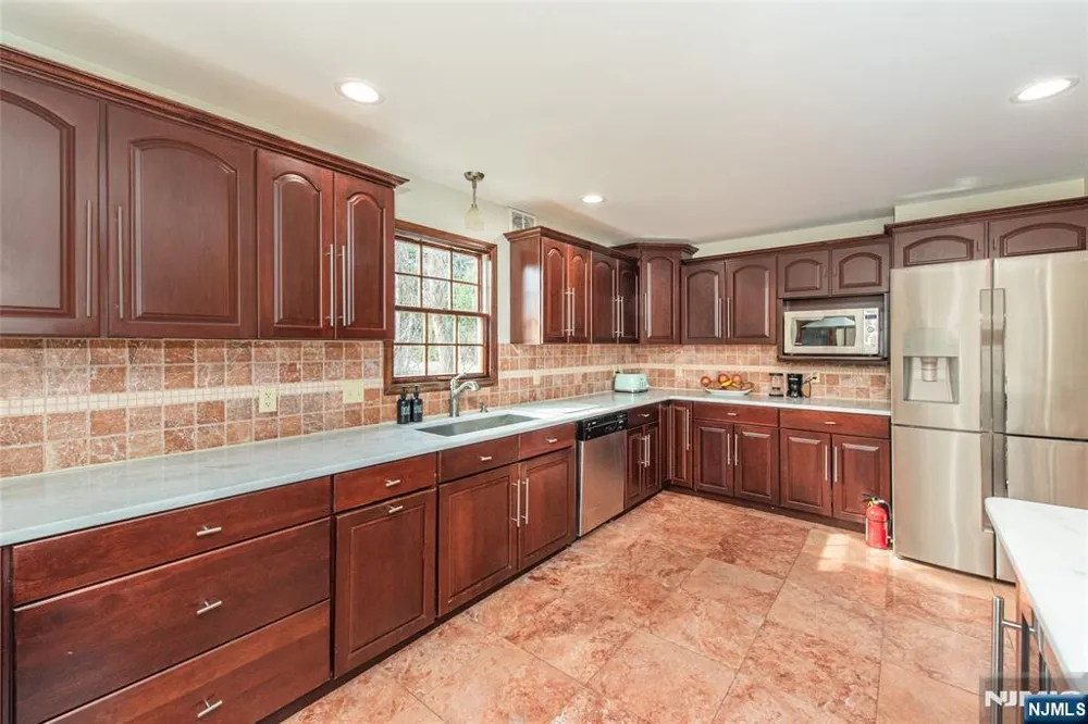 35 Waughaw Road Montville Township, NJ 07082