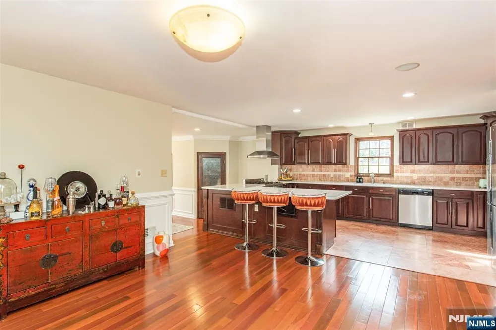 35 Waughaw Road Montville Township, NJ 07082