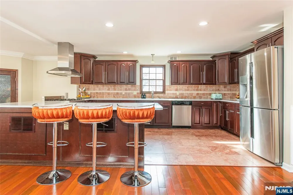 35 Waughaw Road Montville Township, NJ 07082