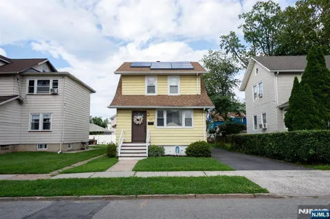 340 Simons Avenue
