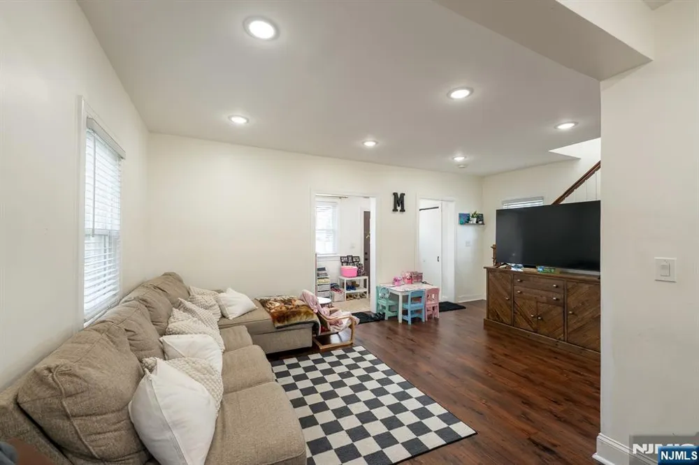 340 Simons Avenue Hackensack, NJ 07601