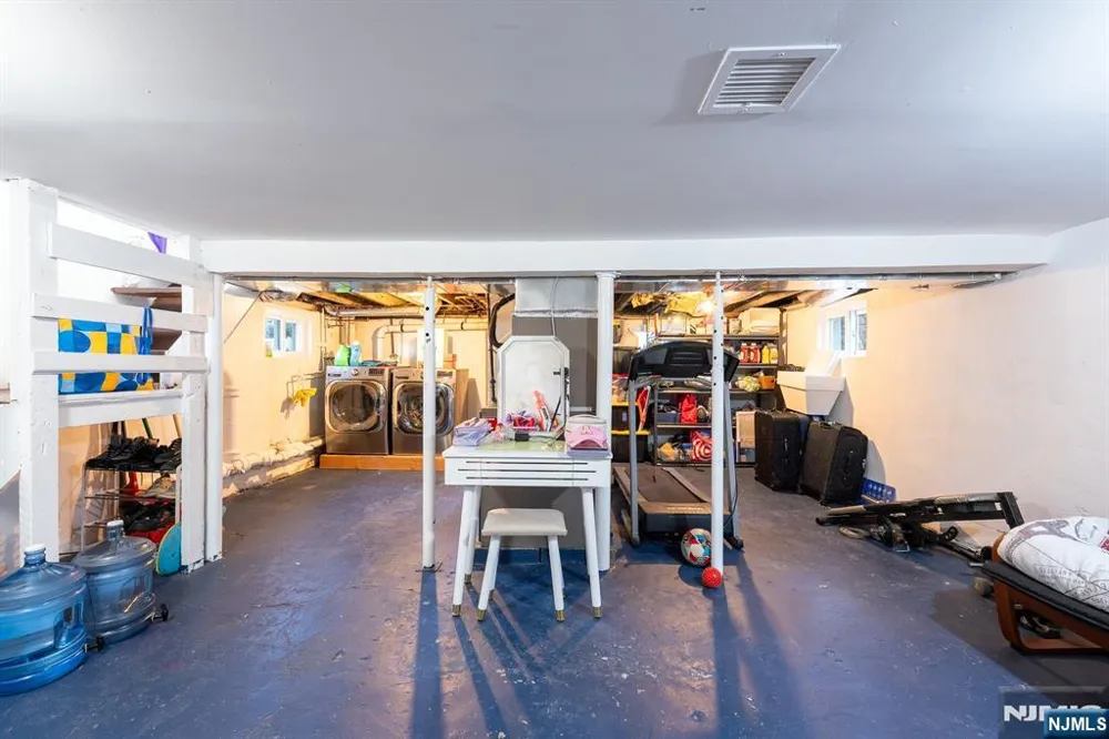 340 Simons Avenue Hackensack, NJ 07601