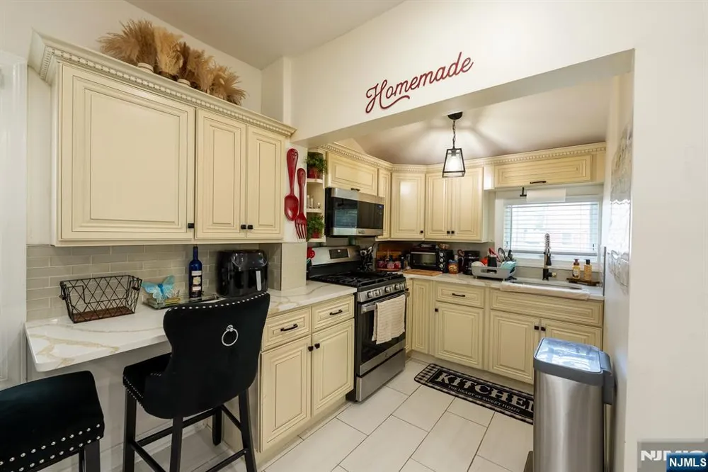 340 Simons Avenue Hackensack, NJ 07601