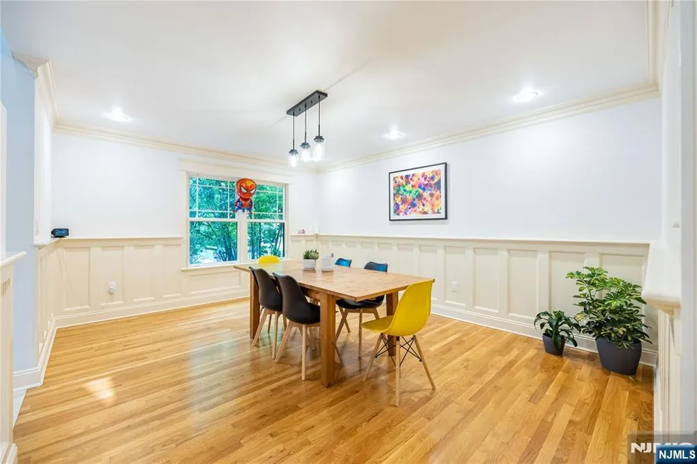 41 Downey Drive Tenafly, NJ 07670