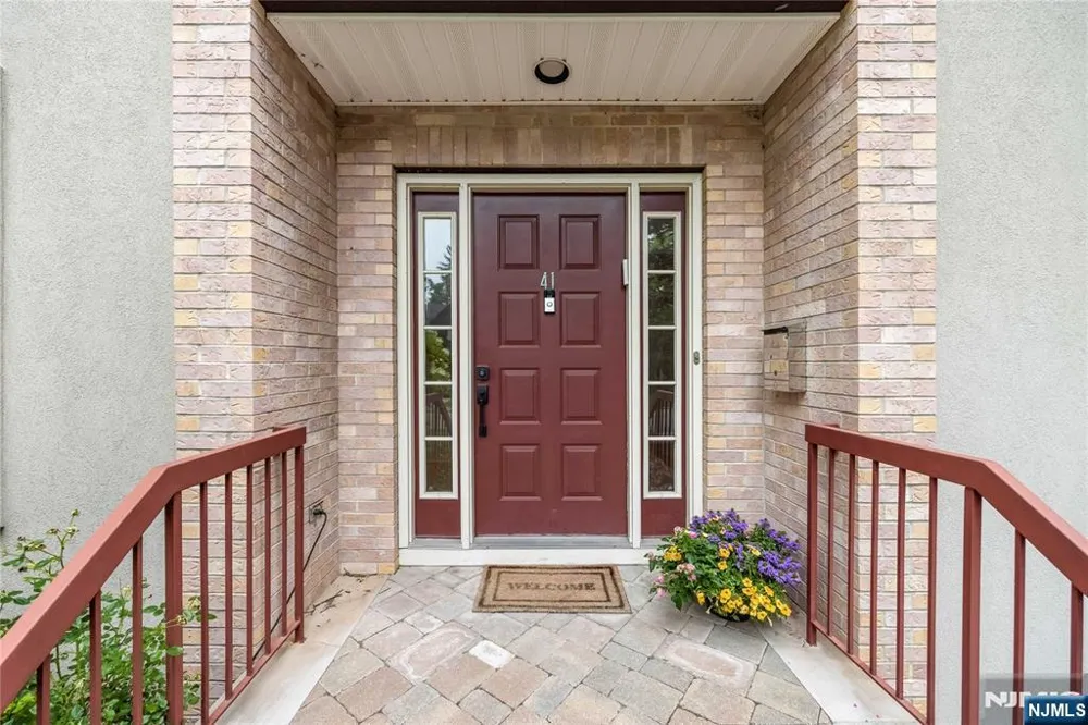 41 Downey Drive Tenafly, NJ 07670