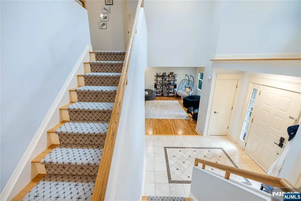 41 Downey Drive Tenafly, NJ 07670