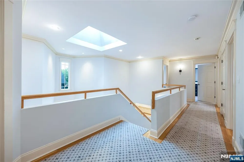 41 Downey Drive Tenafly, NJ 07670