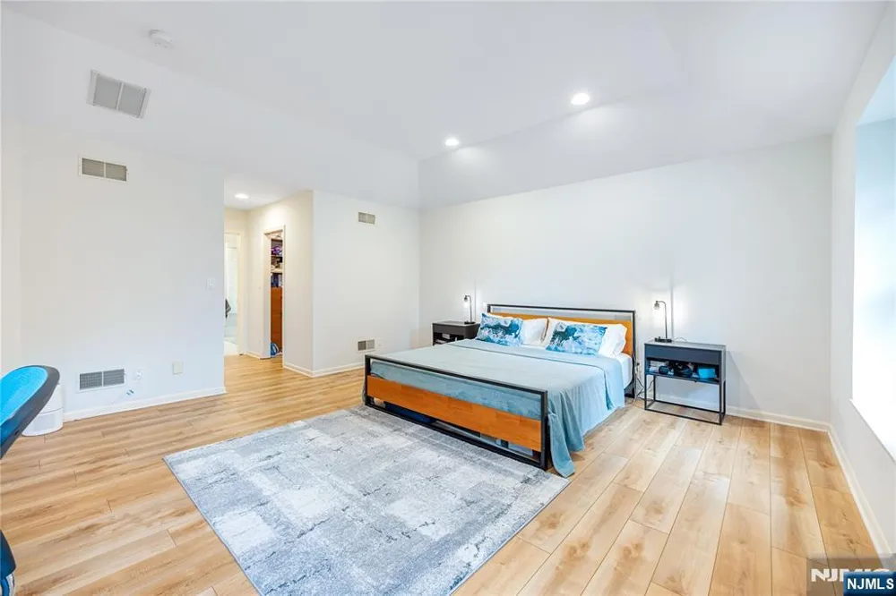 41 Downey Drive Tenafly, NJ 07670