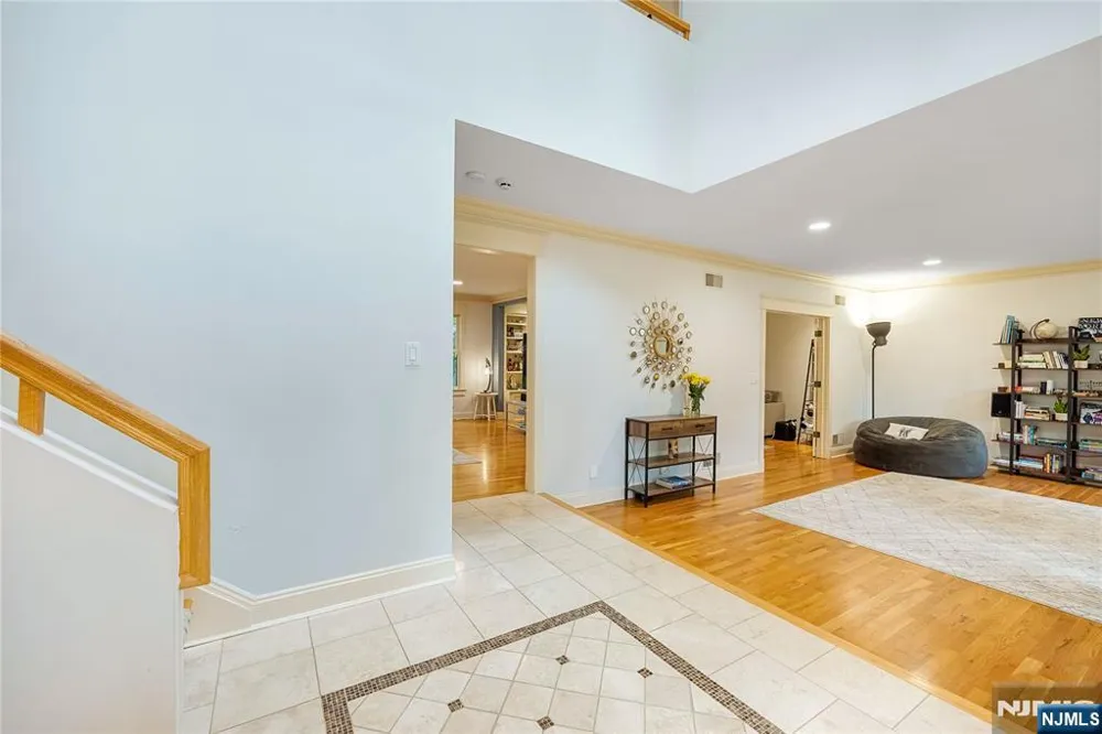 41 Downey Drive Tenafly, NJ 07670