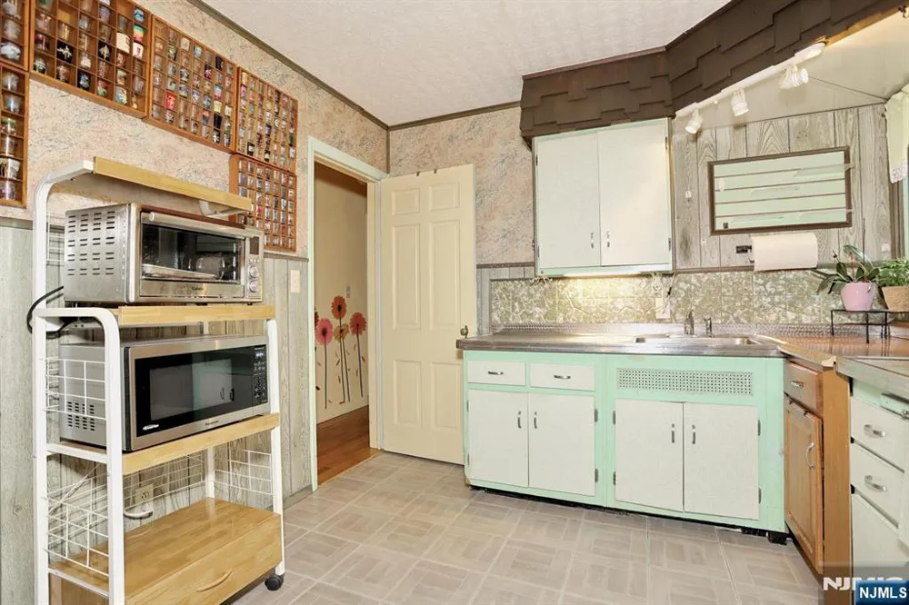 12 Margaret Court Fair Lawn, NJ 07410