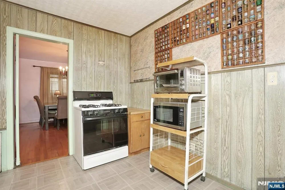 12 Margaret Court Fair Lawn, NJ 07410