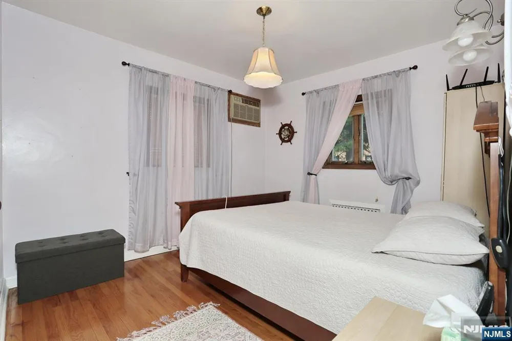 12 Margaret Court Fair Lawn, NJ 07410