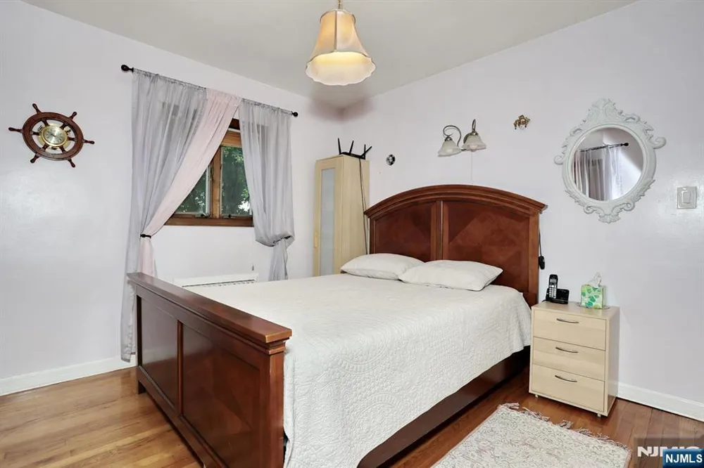 12 Margaret Court Fair Lawn, NJ 07410