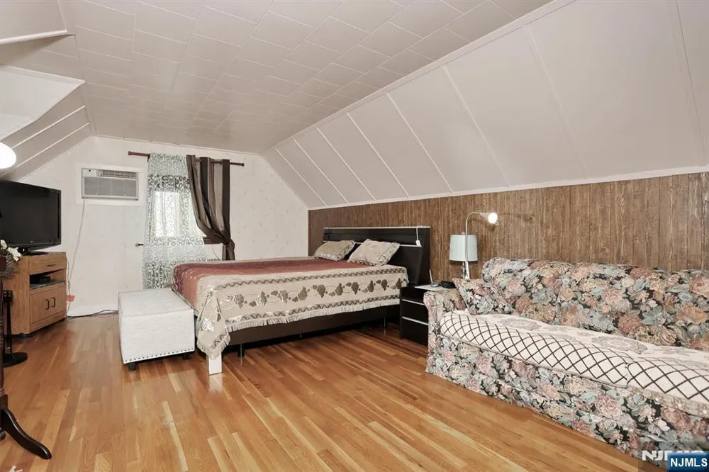 12 Margaret Court Fair Lawn, NJ 07410