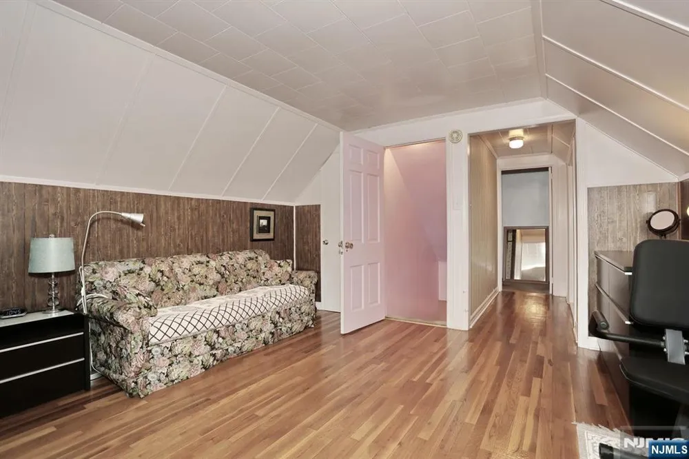 12 Margaret Court Fair Lawn, NJ 07410