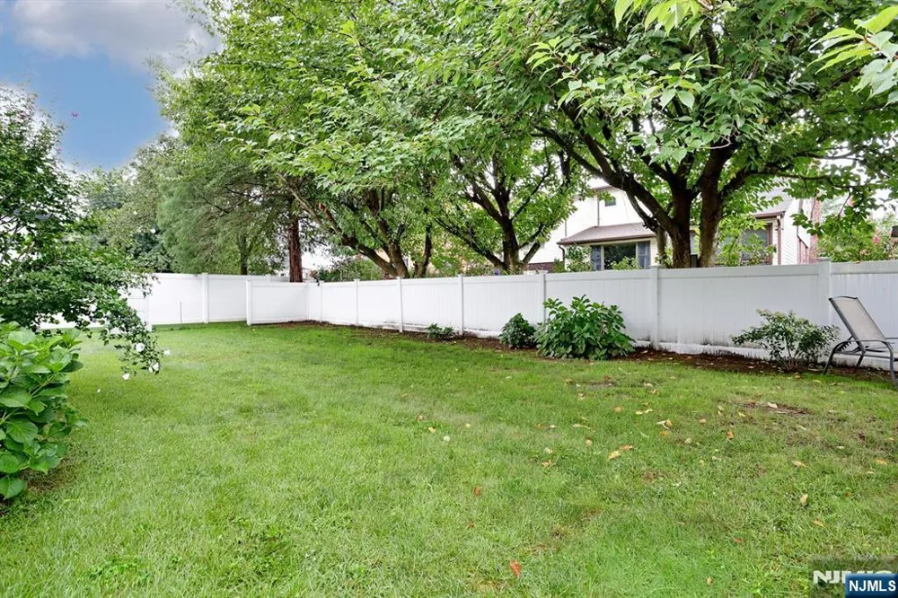 12 Margaret Court Fair Lawn, NJ 07410