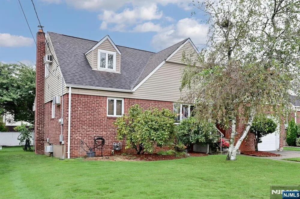 12 Margaret Court Fair Lawn, NJ 07410