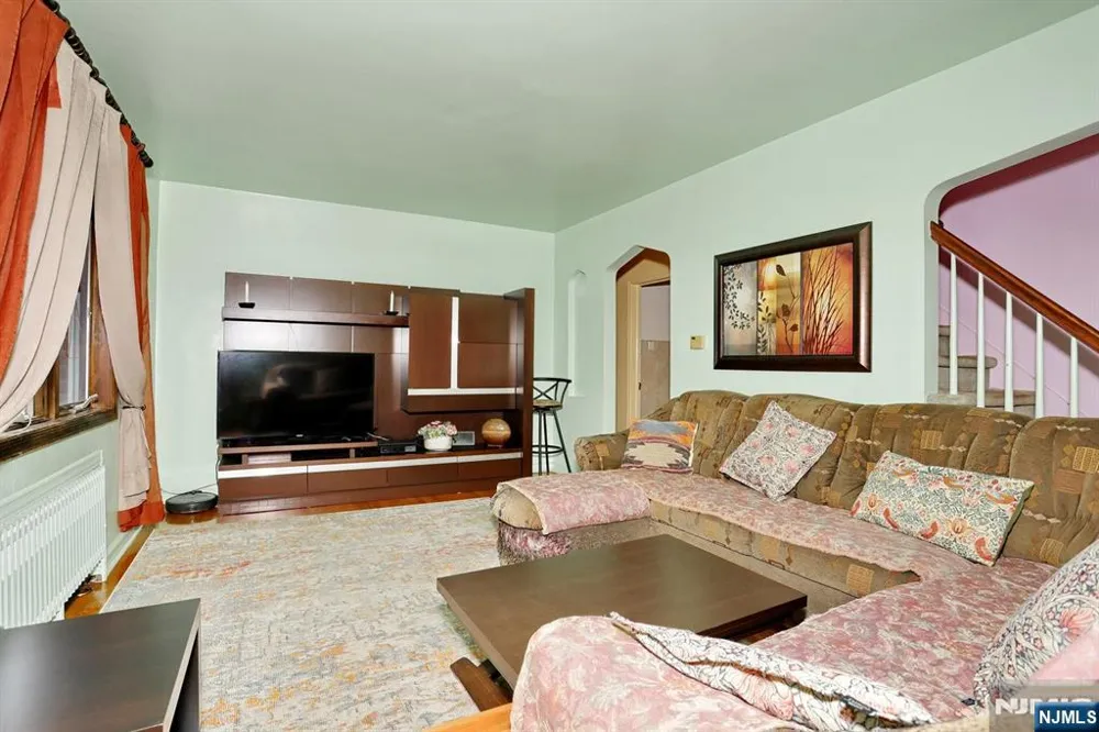 12 Margaret Court Fair Lawn, NJ 07410