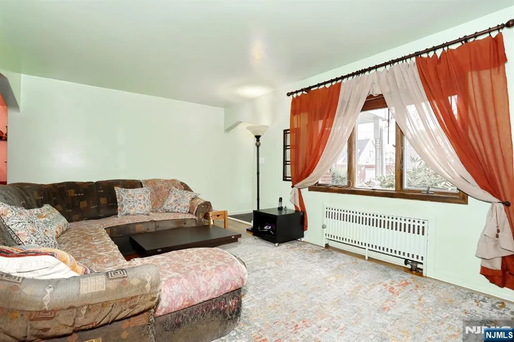 12 Margaret Court Fair Lawn, NJ 07410