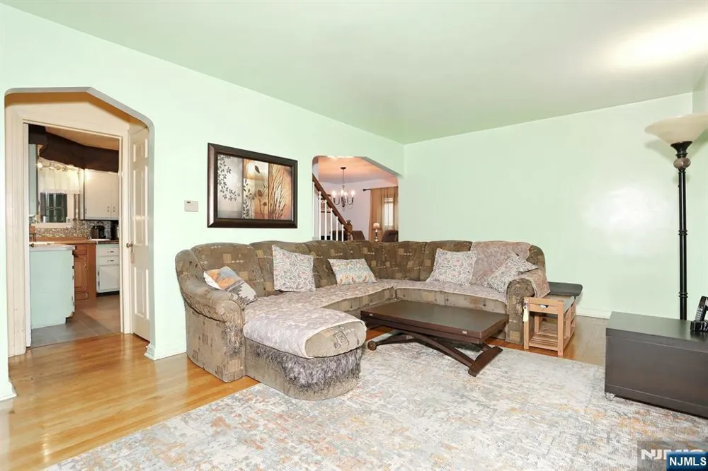 12 Margaret Court Fair Lawn, NJ 07410