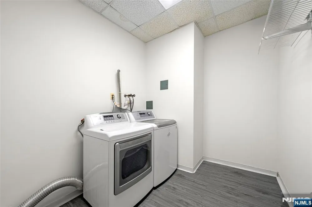 8 Beacon Hill Pompton Lakes, NJ 07442