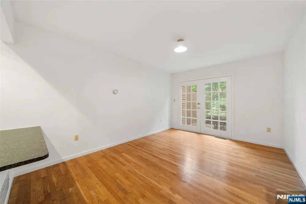 8 Beacon Hill Pompton Lakes, NJ 07442