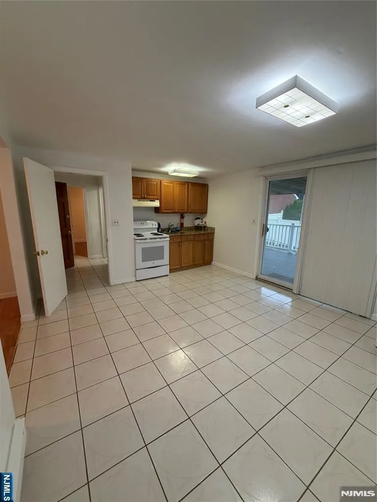 268 Orient Way Lyndhurst, NJ 07071