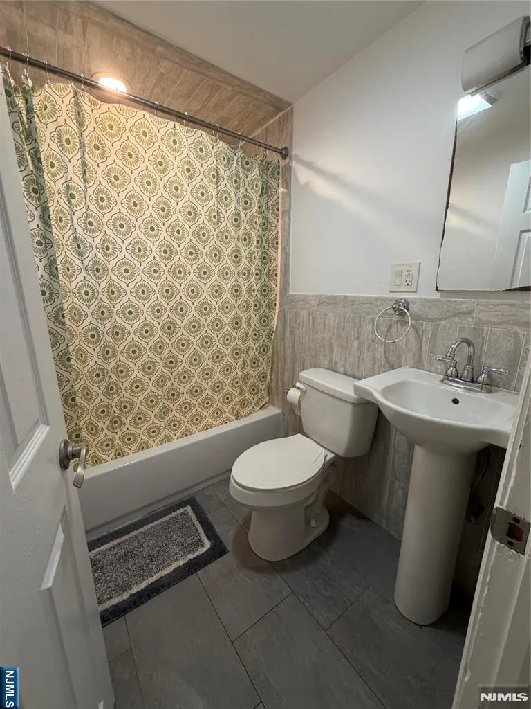 268 Orient Way Lyndhurst, NJ 07071