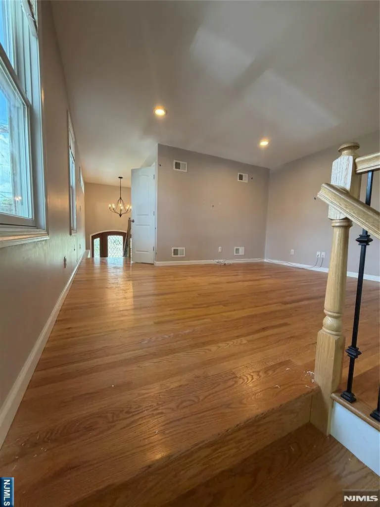 344 2nd Avenue Lyndhurst, NJ 07071