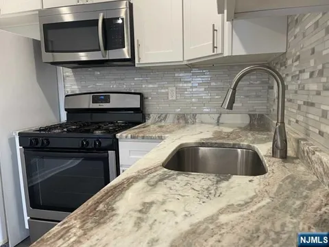 133 Melrose Avenue 1