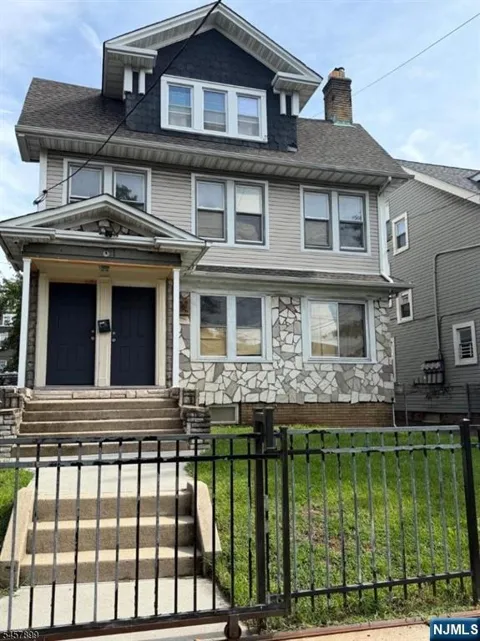 91 Lyons Avenue
